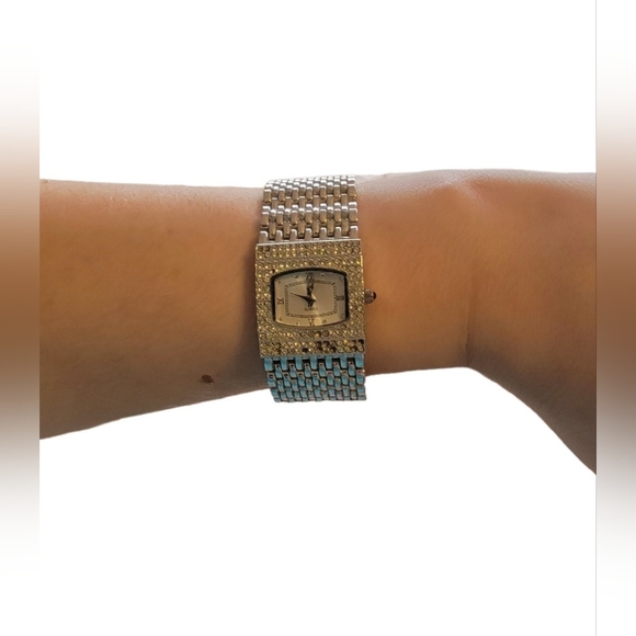 Vintage Stunning Victoria Wieck Beverly Hills Crystal Watch - Picture 3 of 8